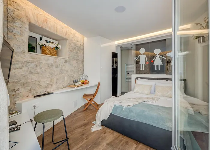 בית הארחה Versi & Note Luxury 4*