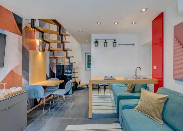 Versi & Note Luxury בית הארחה