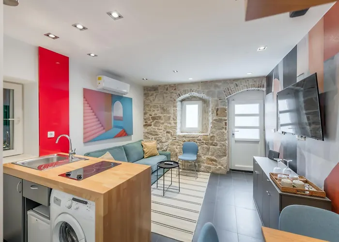 Versi & Note Luxury בית הארחה 4*